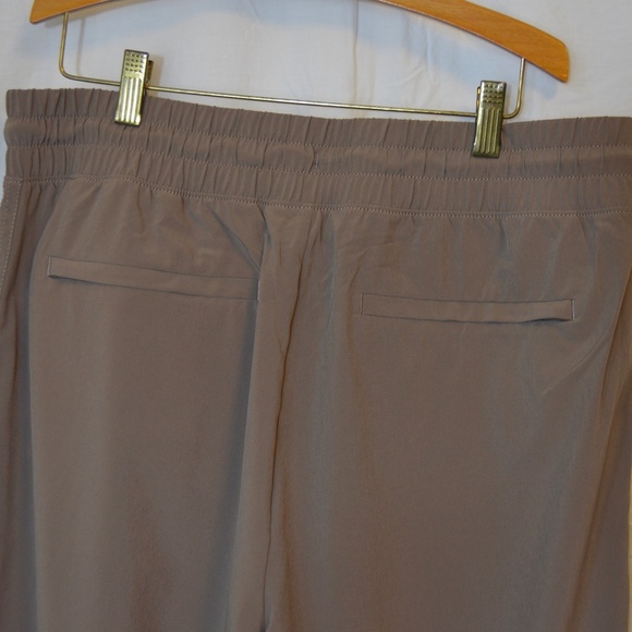 NWT Athleta Avenue Wide Leg Crop Sz 12 Pyrite Color item #657598 - Picture 12 of 12